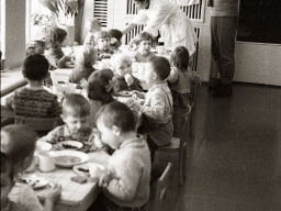 Обед в детском саду. Ловозеро. 1970 год