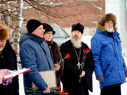 Открытие памятника оленеводам - защитникам Советского Заполярья