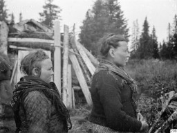 1910 год, с.Ловозеро. Фотограф Gustaf Hallström