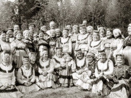 Народные самодеятельные ансамбли &quot;Луявьр&quot; (Ловозеро) и &quot;Рытья кыа&quot; (Краснощелье)