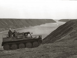 Зыскатели на реке Поной у выхода в Белое море. 1965 год.
