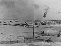 Ловозеро. Памятник военным летчикам. Вирма во льдах. 1960 год