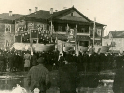 На Первомайской демонстрации. 50-е годы прошлого века. Из фотоархива А.Пшеничникова