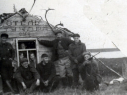 1952 год. Отель &quot;Тундра&quot; в тундре !!! Из фотоархива А.Пшеничникова