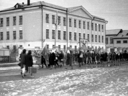 Ловозеро - 197x. Первомайская демонстрация