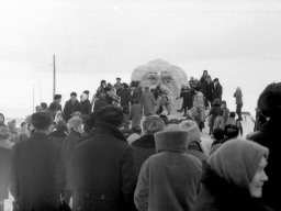 Ловозеро - 197x. На празднике встречи солнца