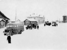 с.Ловозеро - 196x. Ул. Пионерская