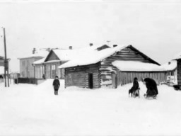 с.Ловозеро - Конец 1950-x. На ул. Советской