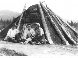 Саамская вежа в Ловозерских тундрах. Разведочный отряд Академии наук. 1932 год
