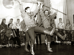 В Ловозерском ЦРДК. 1970-е