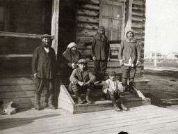 В селе Ловозеро. 1930-е