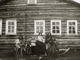 В селе Ловозеро. 1930-е