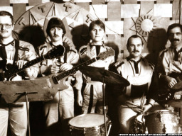 Вокально-инструментальный ансамбль (ВИА) ДК с.Ловозера. 1980-е