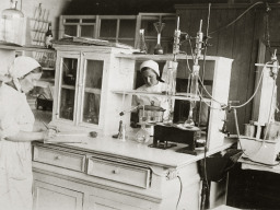 Больница. Химическая лаборатория. Ловозеро. 1930-е