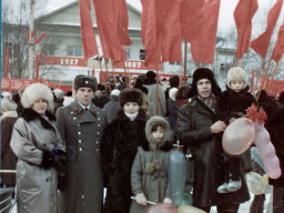 На демонстрации трудящихся. Ловозеро. 1980-е