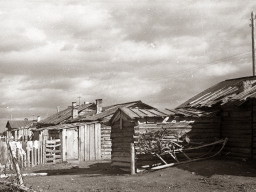 Бывший клуб в с. Ловозеро. 1949 г.