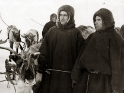 Лучшие оленеводы колхоза «Тундра»- Юшков С.И., Сорванов К.А. 1957 г.