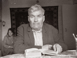 Артиев Сергей Епсихеевич, коми, один из первых комсомольцев и коммунистов села Ловозера. 1975 год