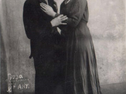 Народный драматический кружок при Ловозерском народном театре. Сцена из спектакля «Гроза» Островского. 5 акт. 1947 год