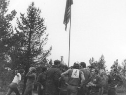 Перед закрытием слёта. IV традиционный слёт Ловозерского района по местам революционной и трудовой славы. Июль 1978 года