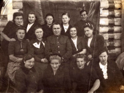 Коллектив Ловозерской больницы. 1946 год