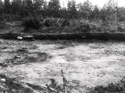 Раскоп на стоянке Ловозеро III.1970 год