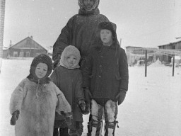 Бригадир второй бригады совхоза «Тундра» Юлин Василий. 1971 год
