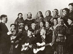 Ловозеро. Ансамбль коми-ижемцев. 1943 год